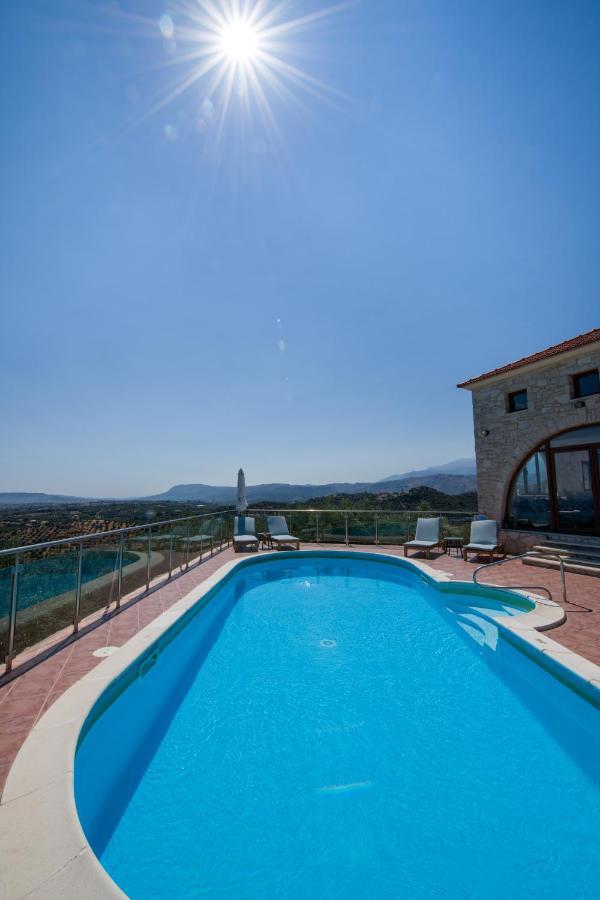 Villa Kourouni Stalós Exteriör bild